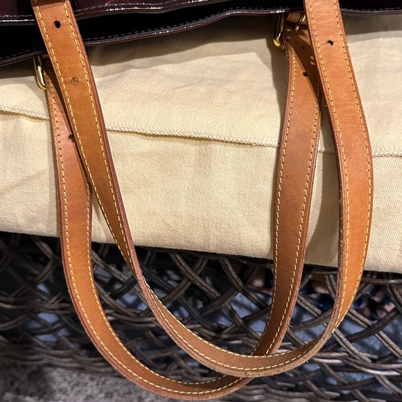 Authentic Louis Vuitton Vernis Tote bag - Picture 10 of 14